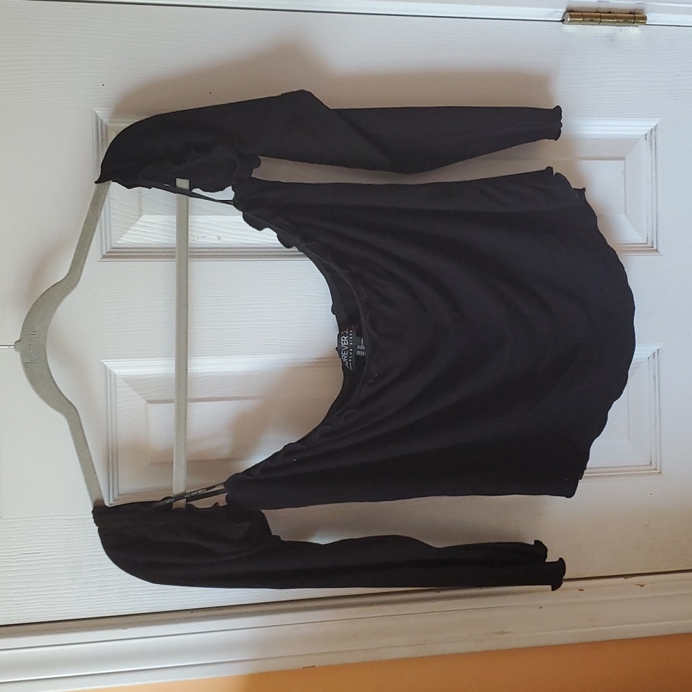 Forever 21 2x black cropped off-shoulder top